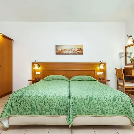 Nereides Aparthotel
