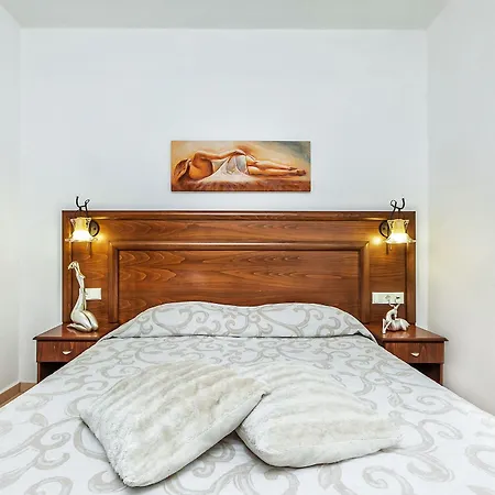 Nereides Aparthotel Hanioti