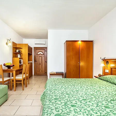 Aparthotel Nereides Hanioti