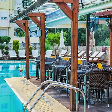 Aparthotel Nereides 2*