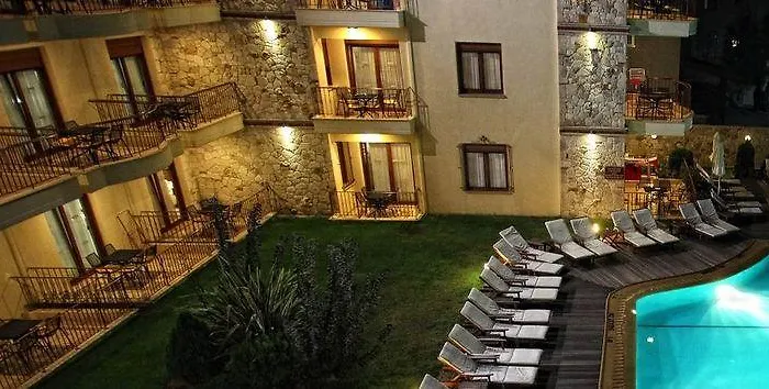 Nereides Ξενοδοχείο με διαμερίσματα Χανιώτη