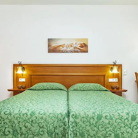 Nereides Aparthotel Hanioti