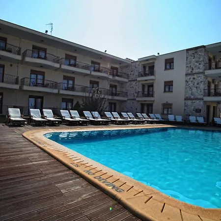 Aparthotel Nereides 2*