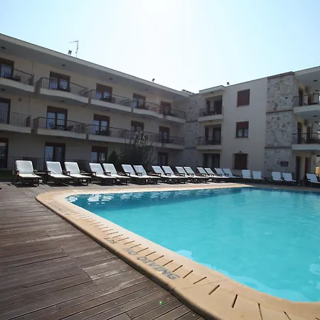 Nereides Aparthotel Hanioti