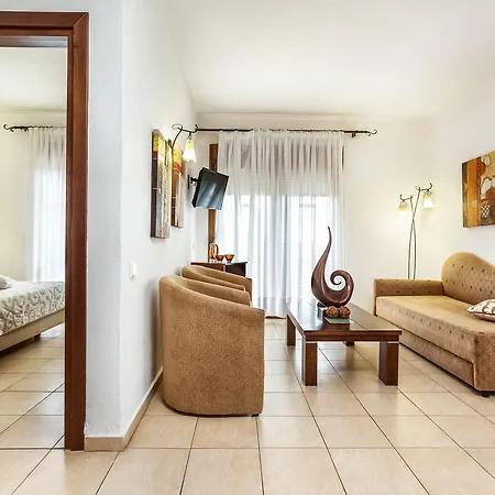 Aparthotel Nereides 2*