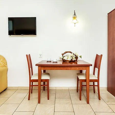 Aparthotel Nereides 2*