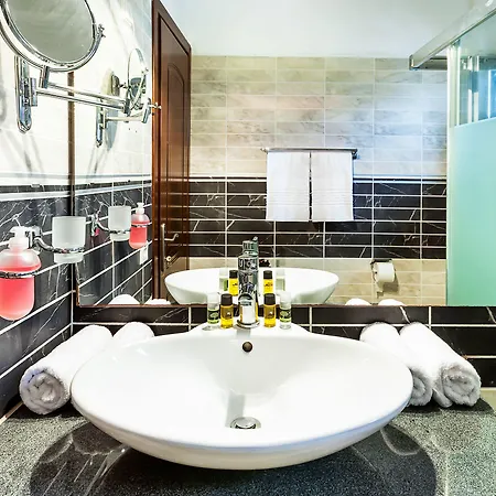 Nereides Aparthotel Hanioti