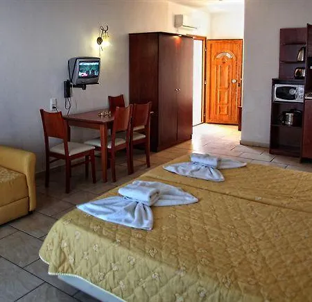 Aparthotel Nereides 2*