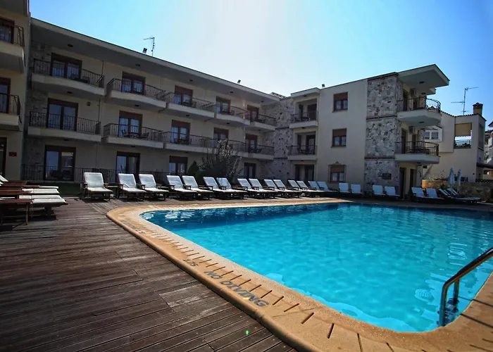 Apartahotel Nereides 2*