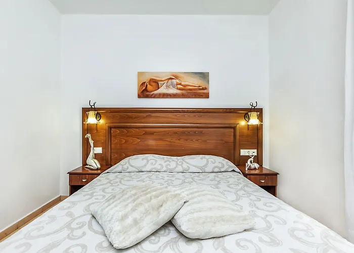 Nereides Apartahotel