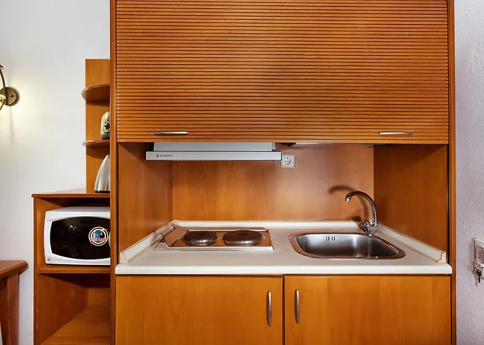 Nereides Apartahotel