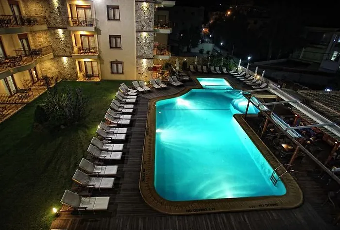 Nereides Apartahotel