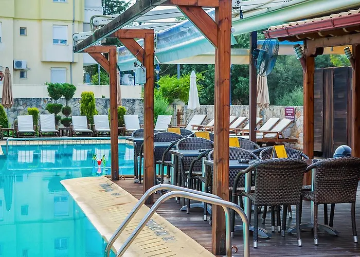 Apartahotel Nereides 2*