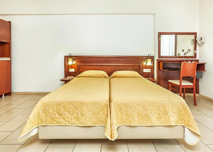 Nereides Apartahotel 2*