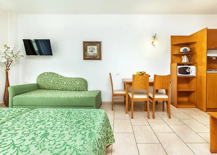 Apartahotel Nereides 2*