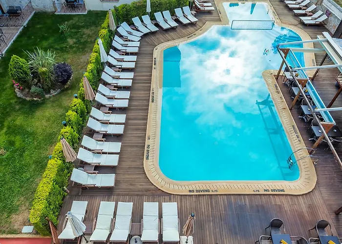 Apartahotel Nereides 2*